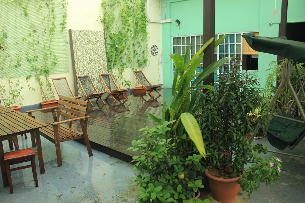 Hostel Backpacker's @ The Little Red Dot