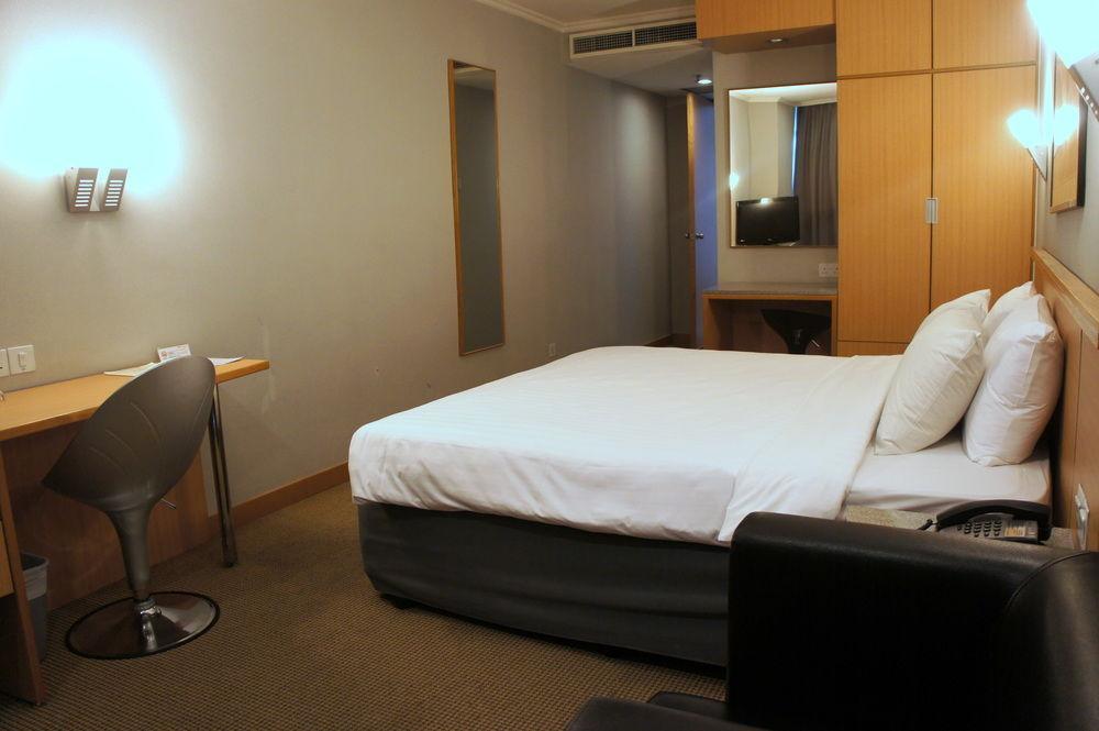 30 Bencoolen 4*