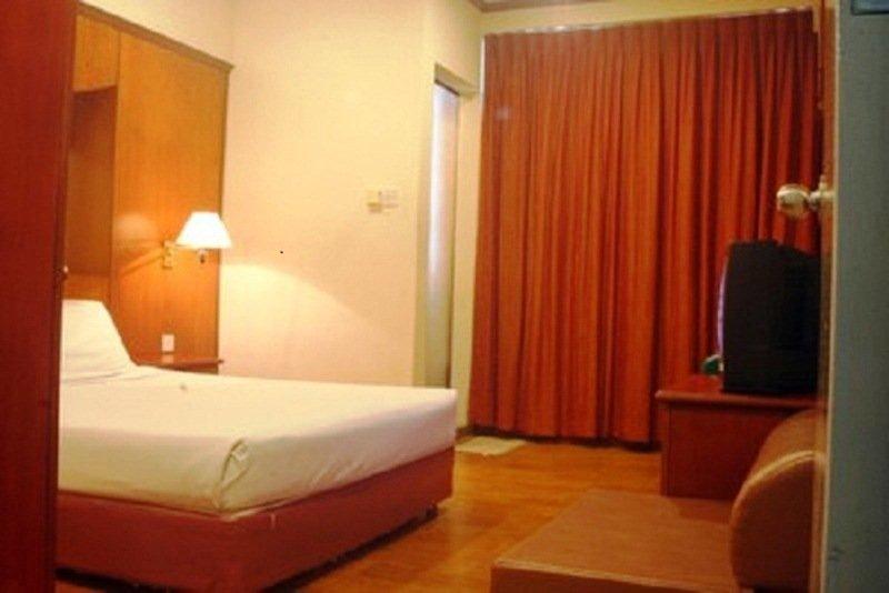 81 Premier Star Hotel 2*