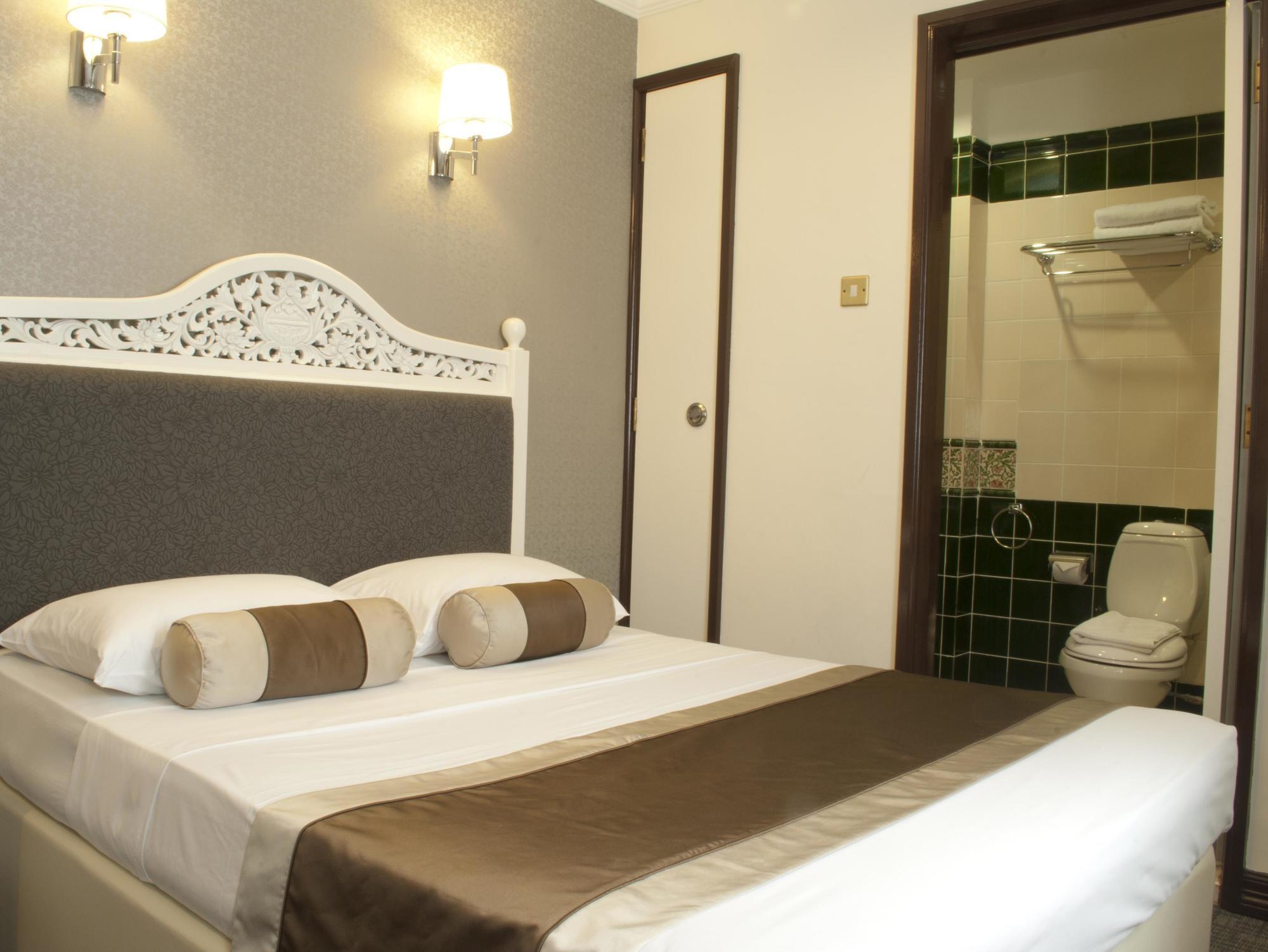 The At Temple Street 3*