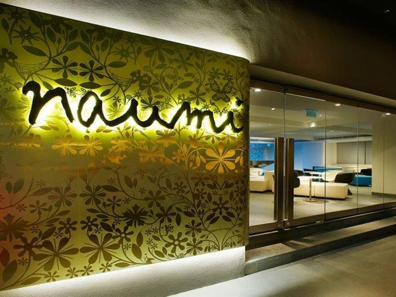 Naumi