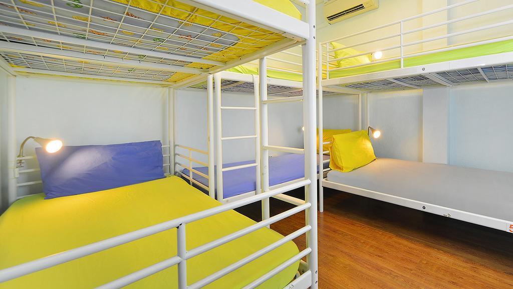Vintage @ Clarke Quay Hostel