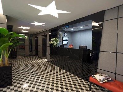 Hotel 81 Premier Hollywood