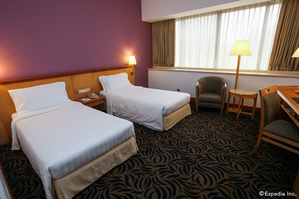 Furama Riverfront 4*