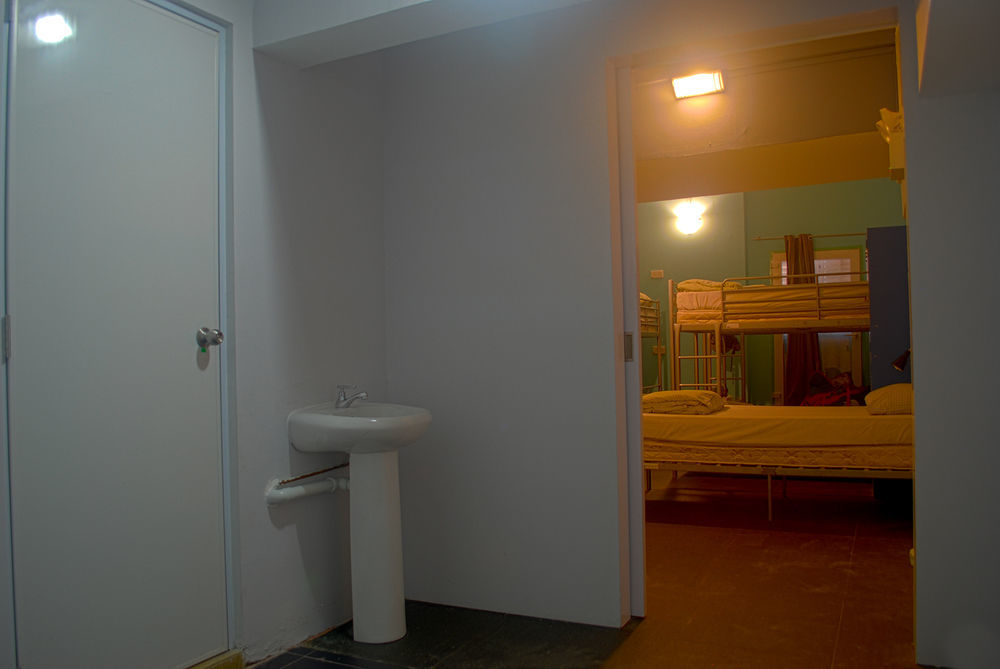 Royal Lodge @ Pagoda Street Hostel