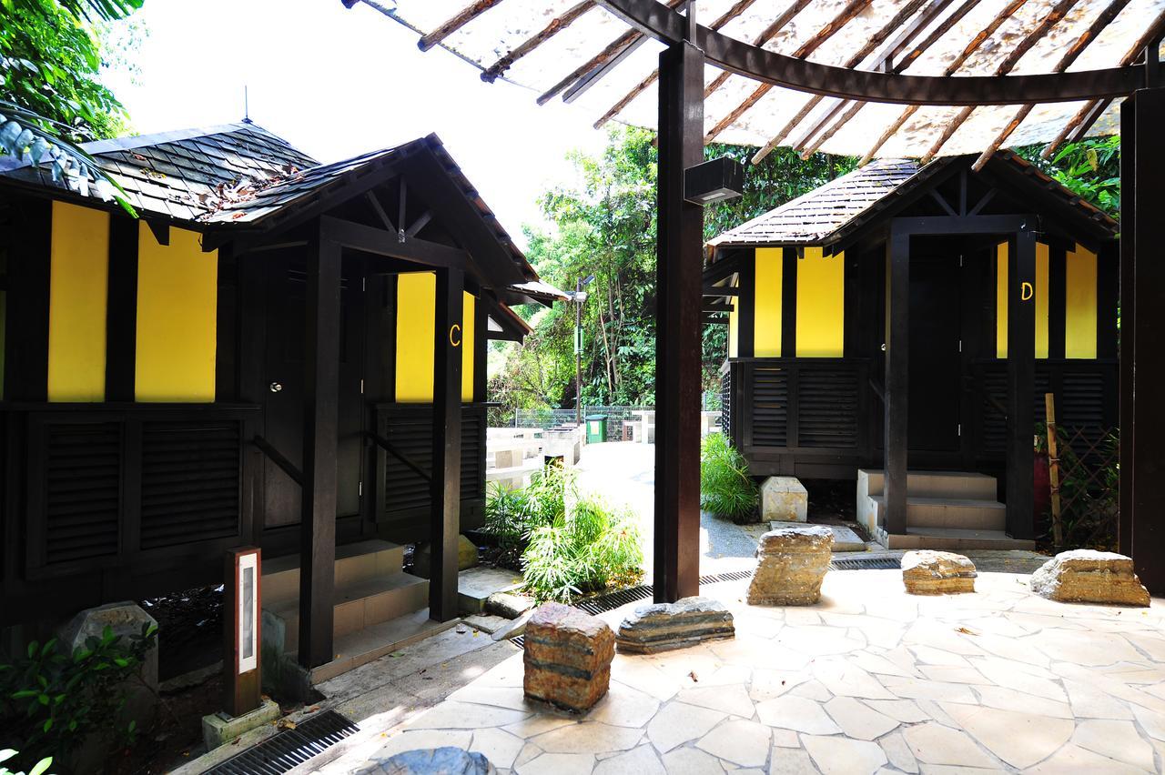 Costa Sands Sentosa Kampung Hut Resort *