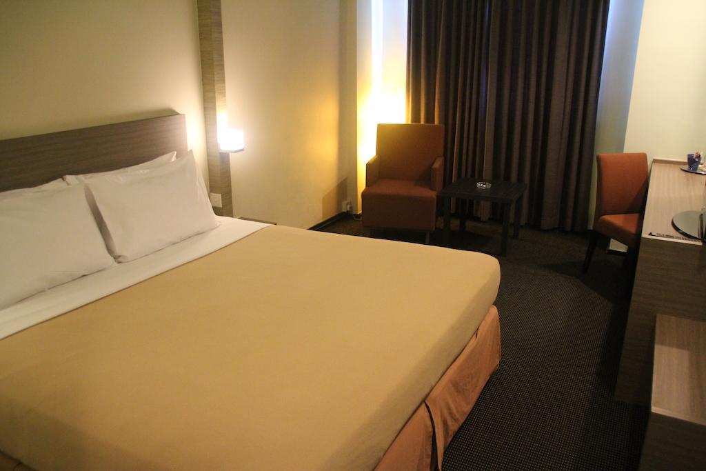 Strand Hotel