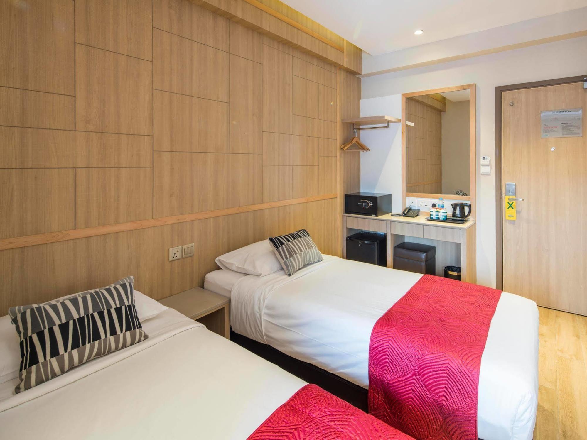 81 Premier Star Hotel 2*