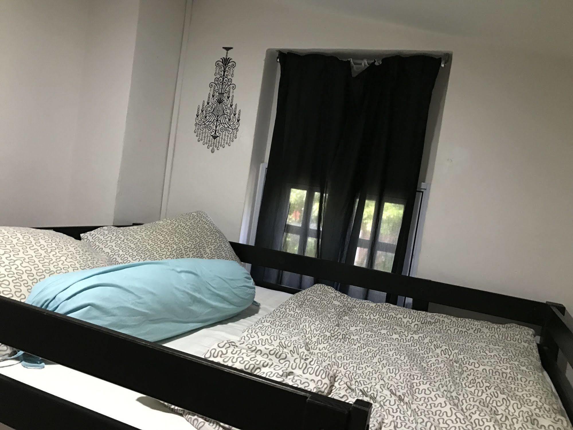 Drop Hostel Singapore