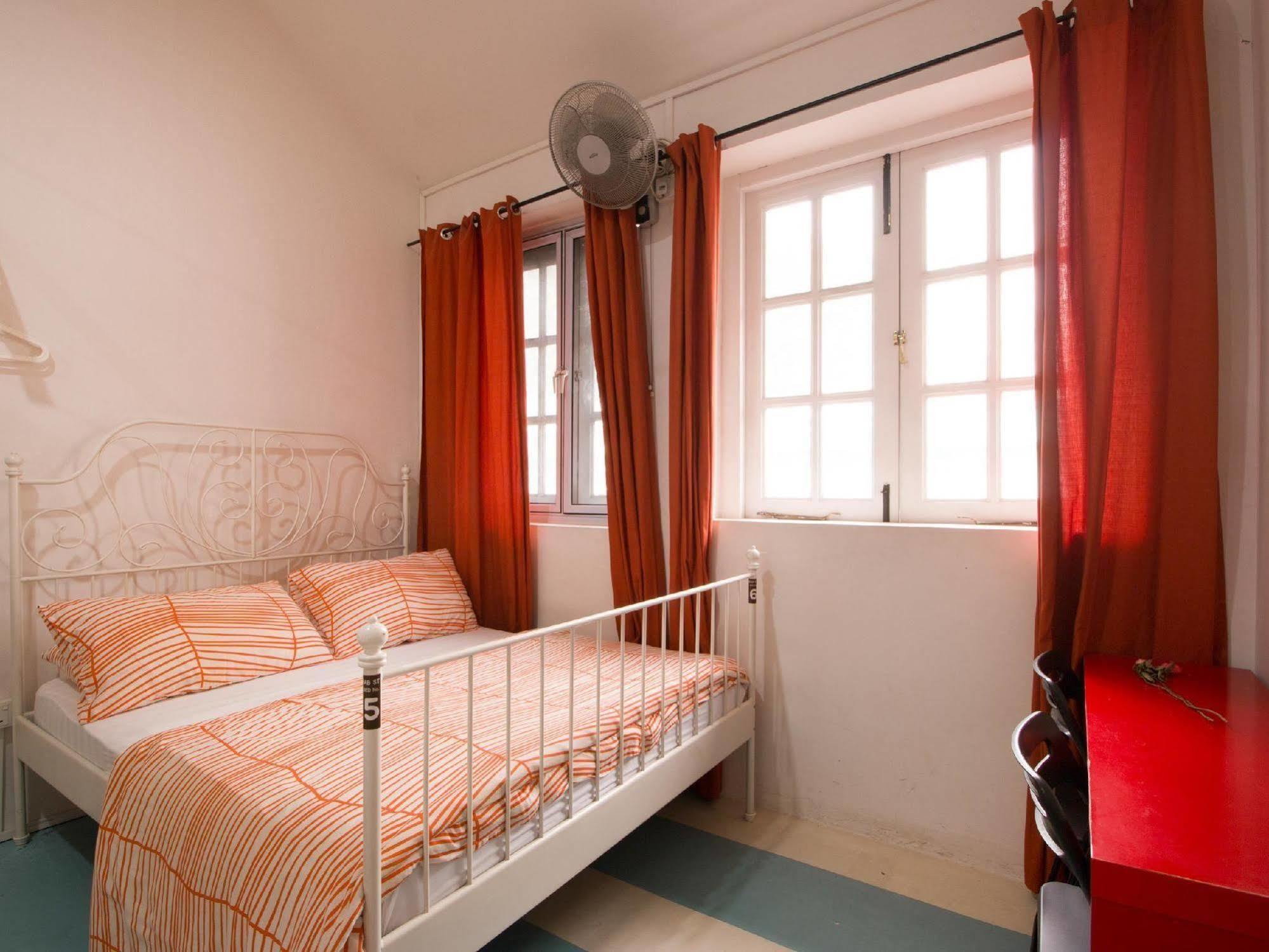 Hostel Drop