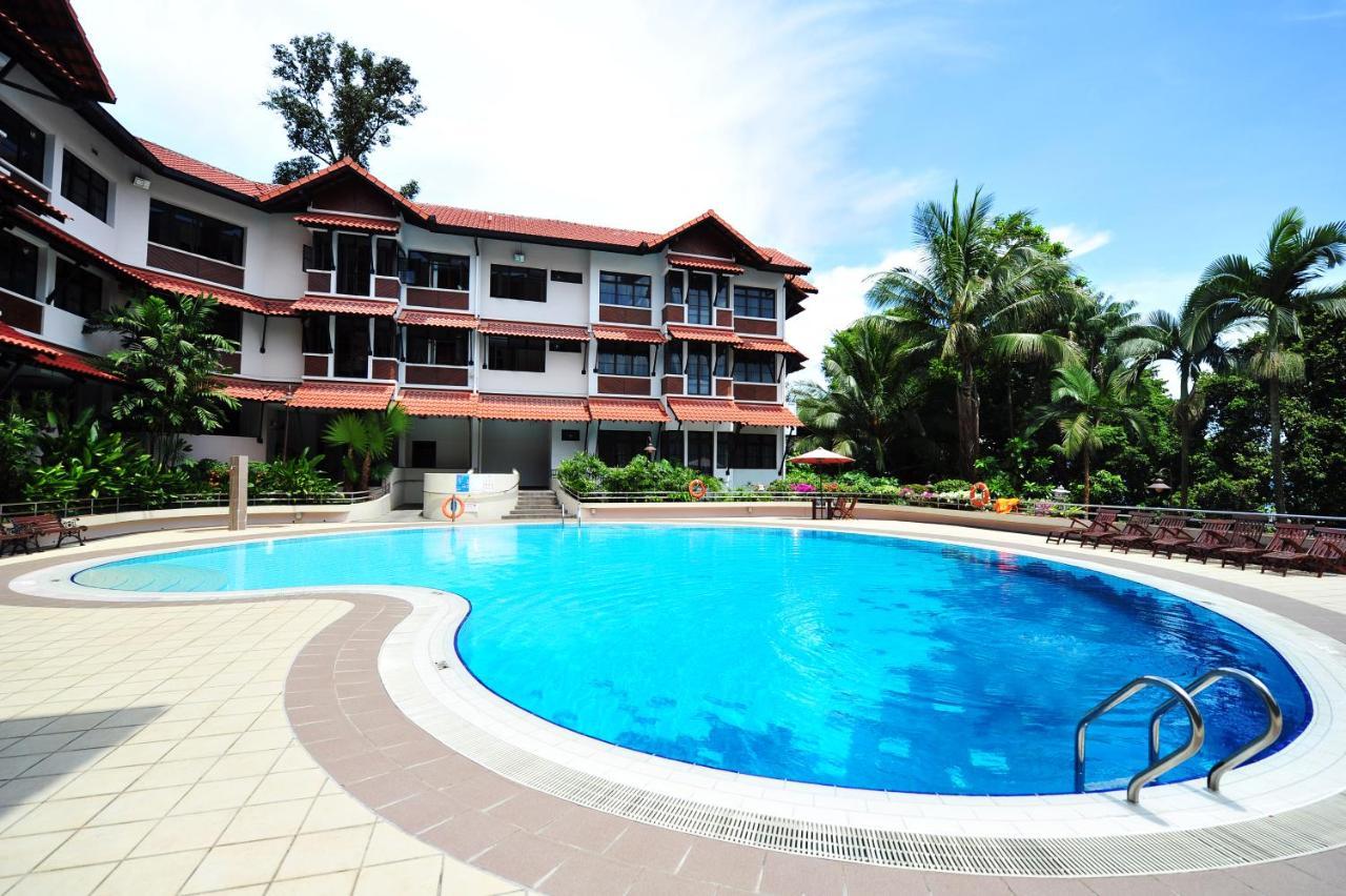 Costa Sands Sentosa Kampung Hut