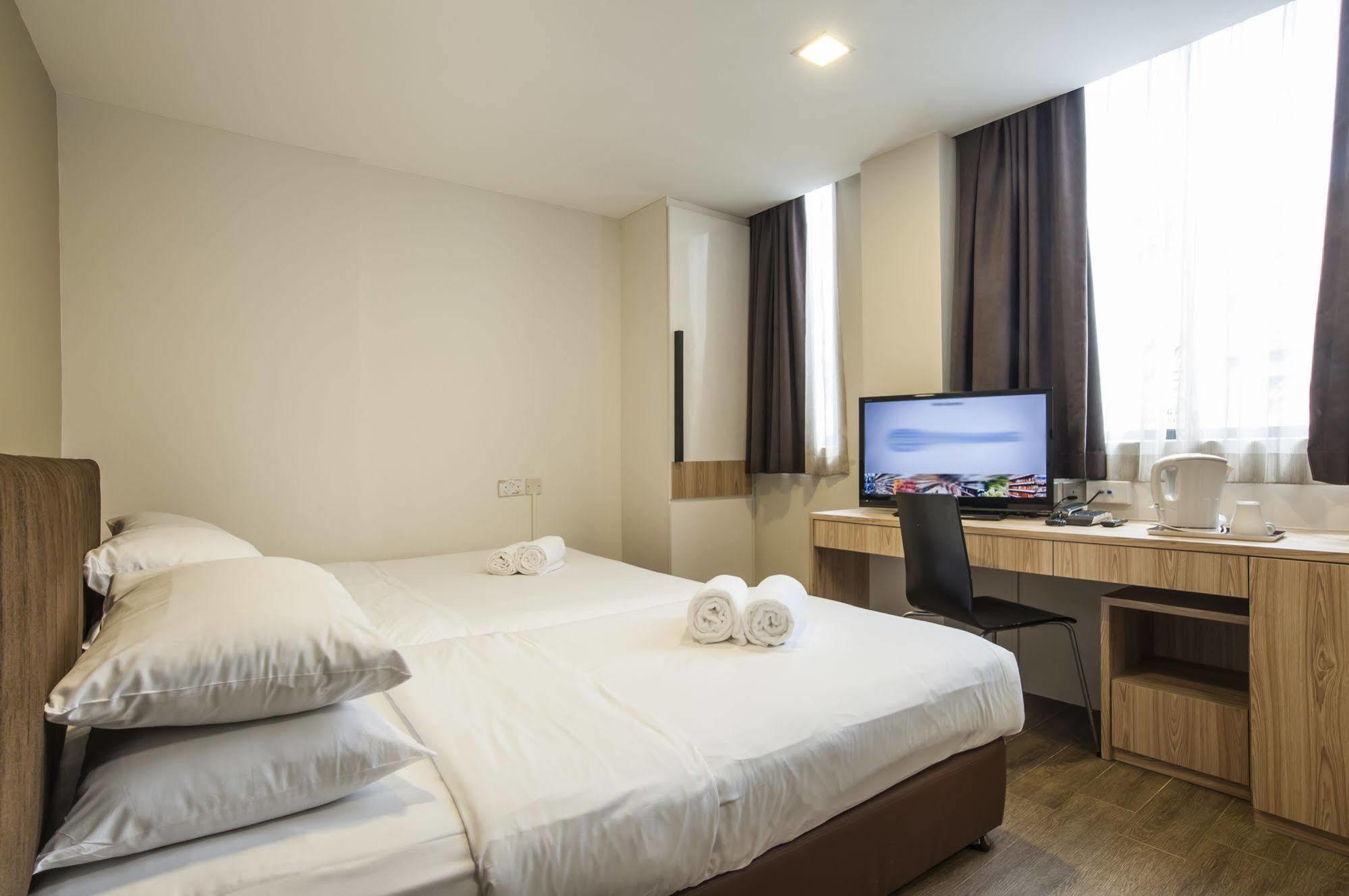 Hotel Dash Living On Mackenzie 3*