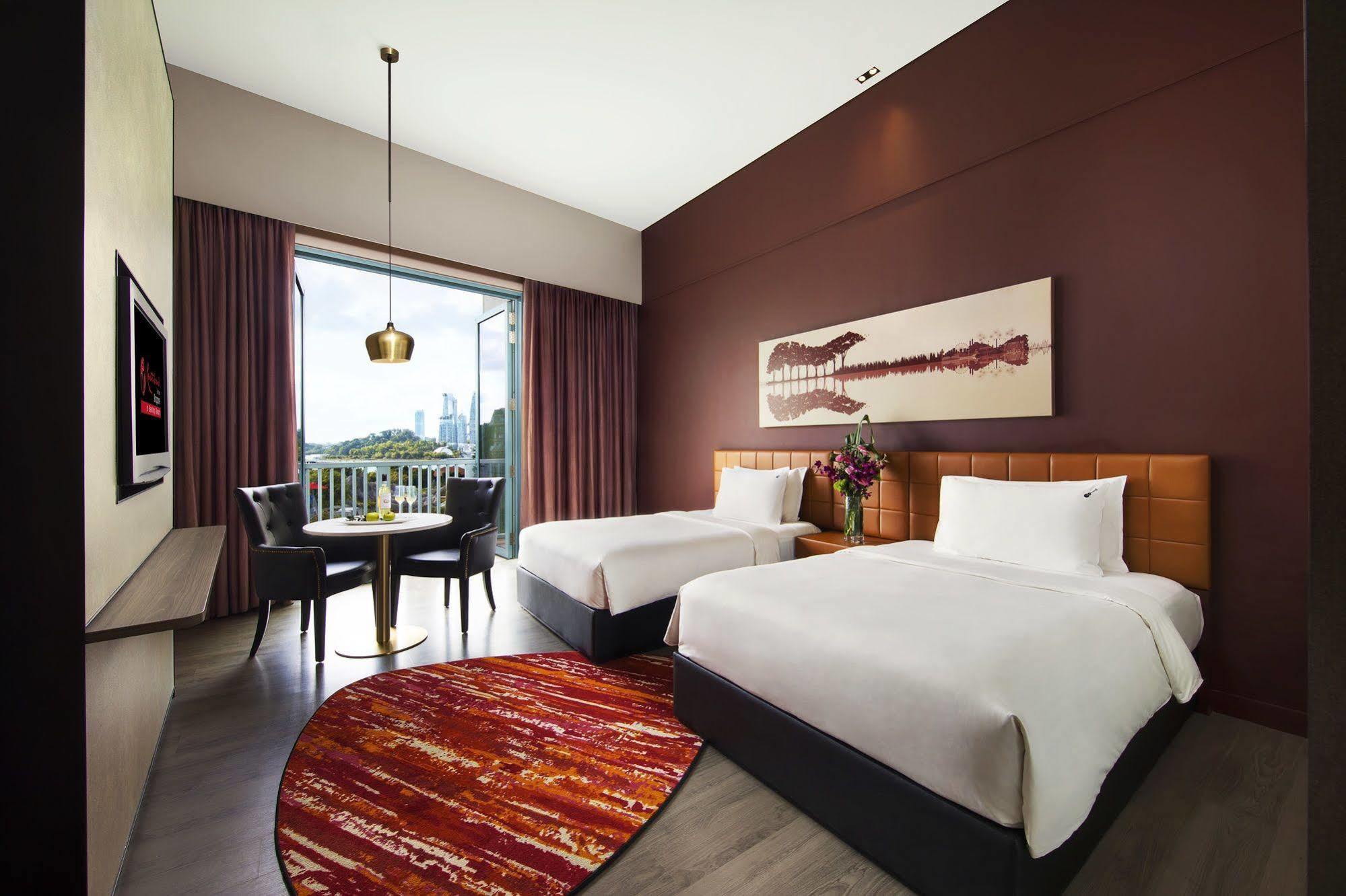 Resorts World Sentosa - Hotel Resort 5*