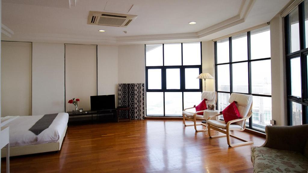 Penthouse In The City