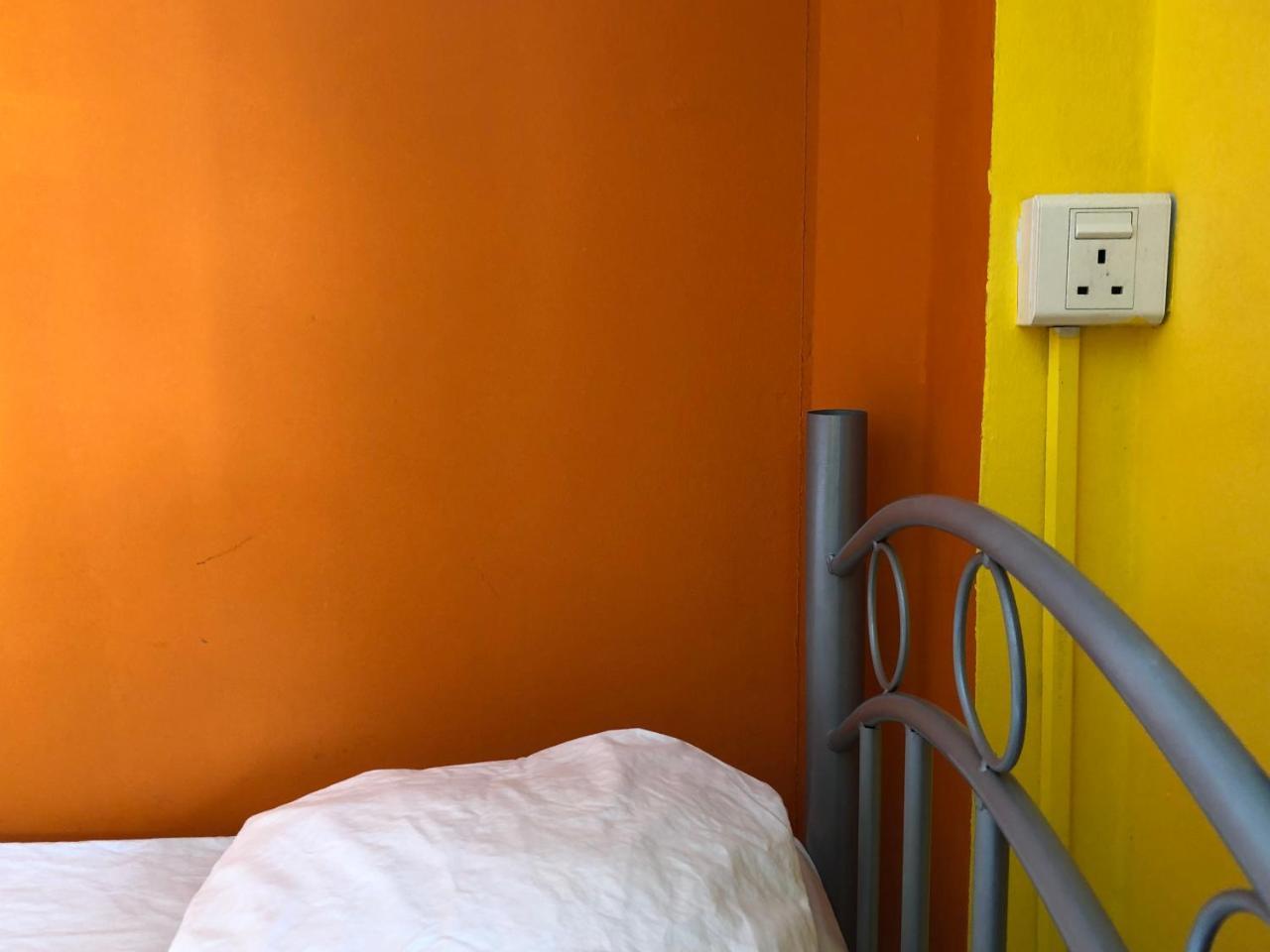 Hostel Snooze @dickson Road *