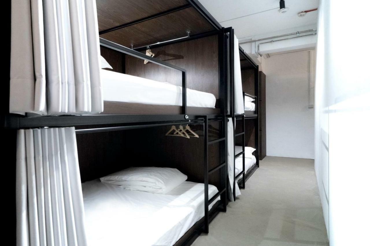 Capsule hotel Bond Boutique Capsule @ Bugis Singapore