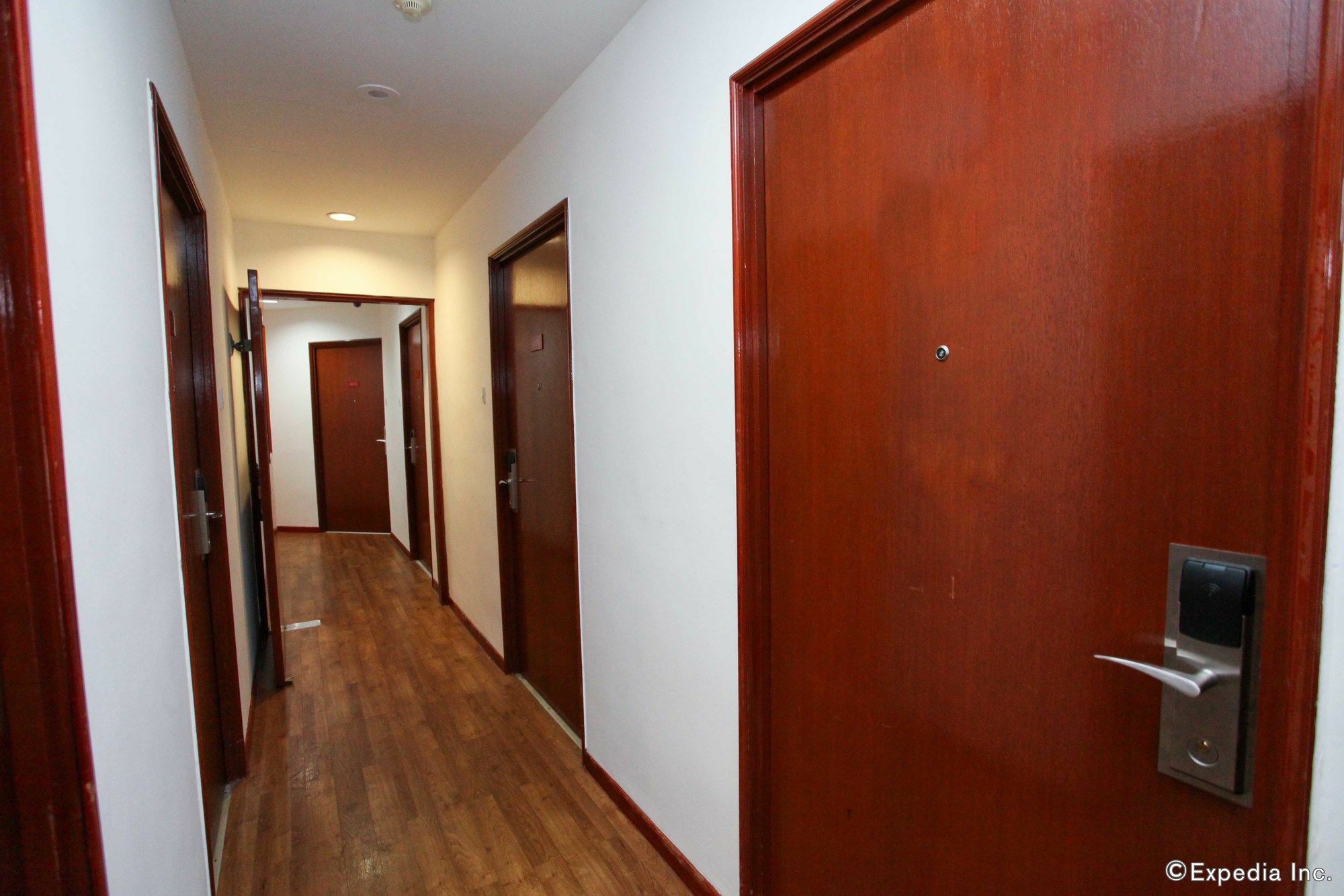 Tai Hotel 2*