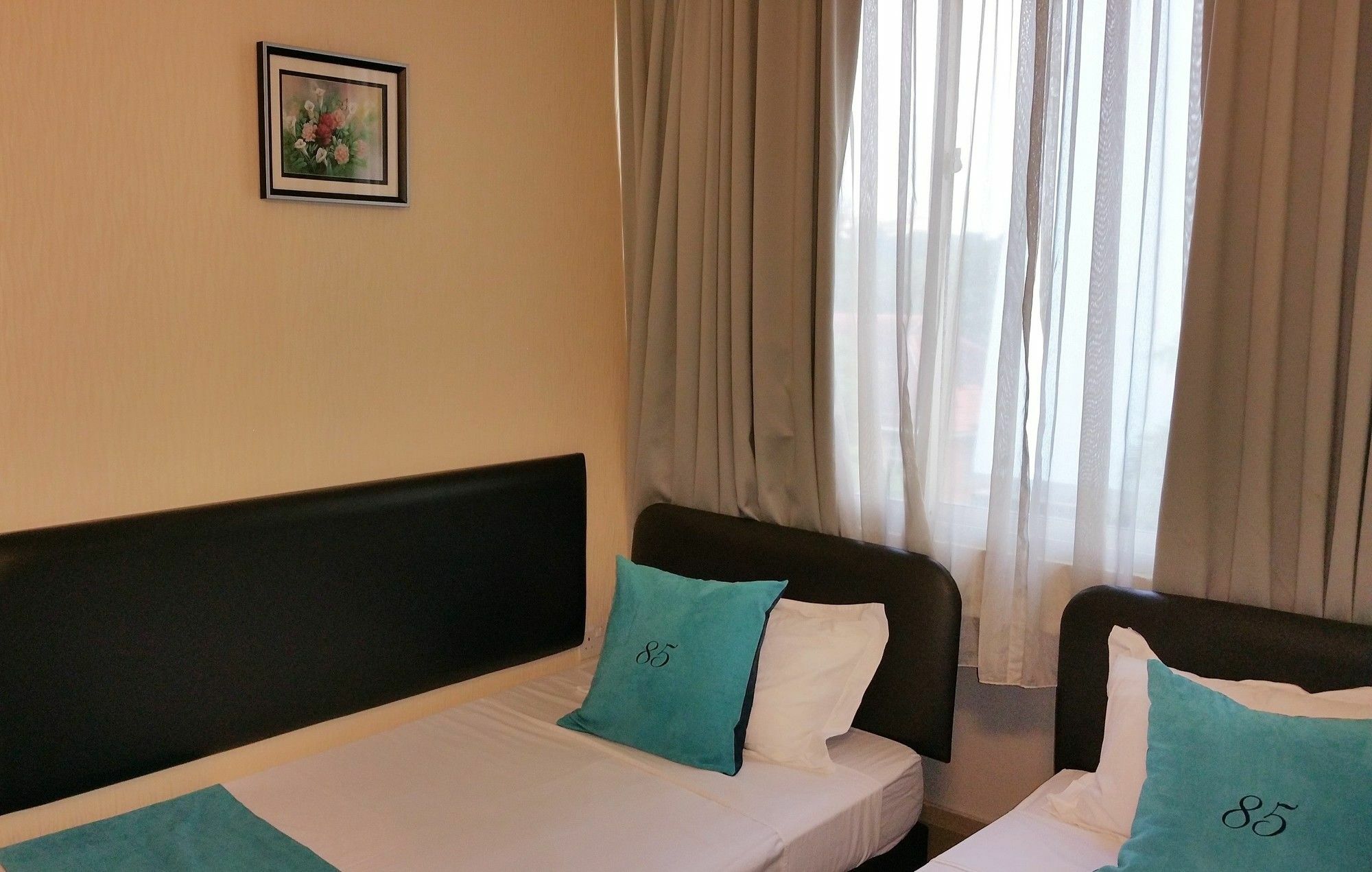 85 Garden Hotel 2*