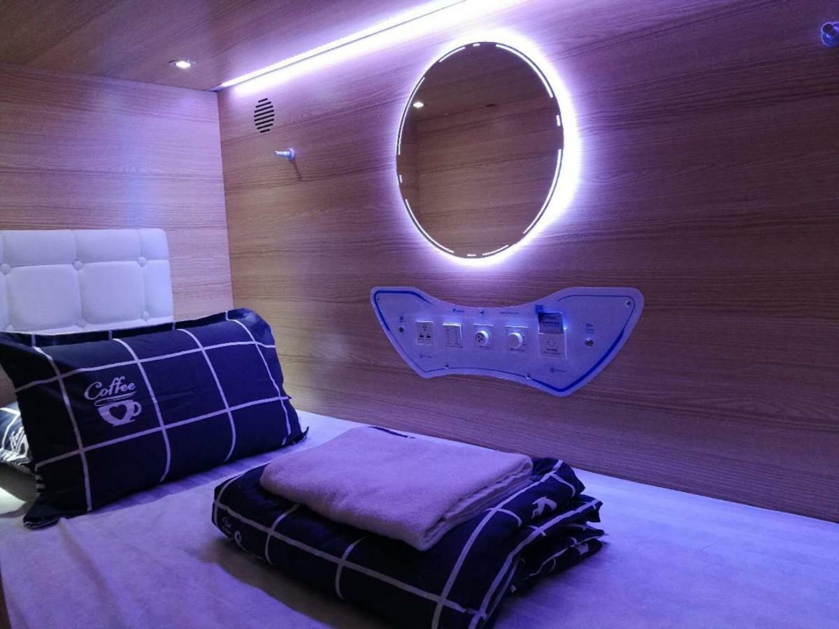 Capsulepod@aljunied Hostel Singapore