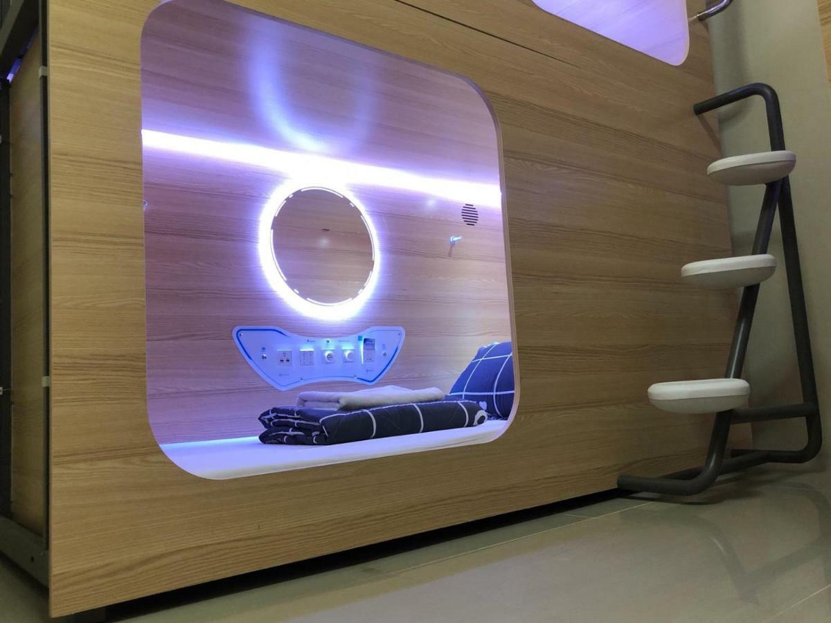 Capsulepod@aljunied Hostel *
