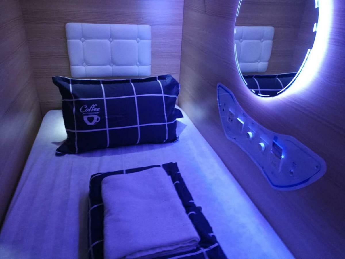 Hostel Capsulepod@aljunied Singapore