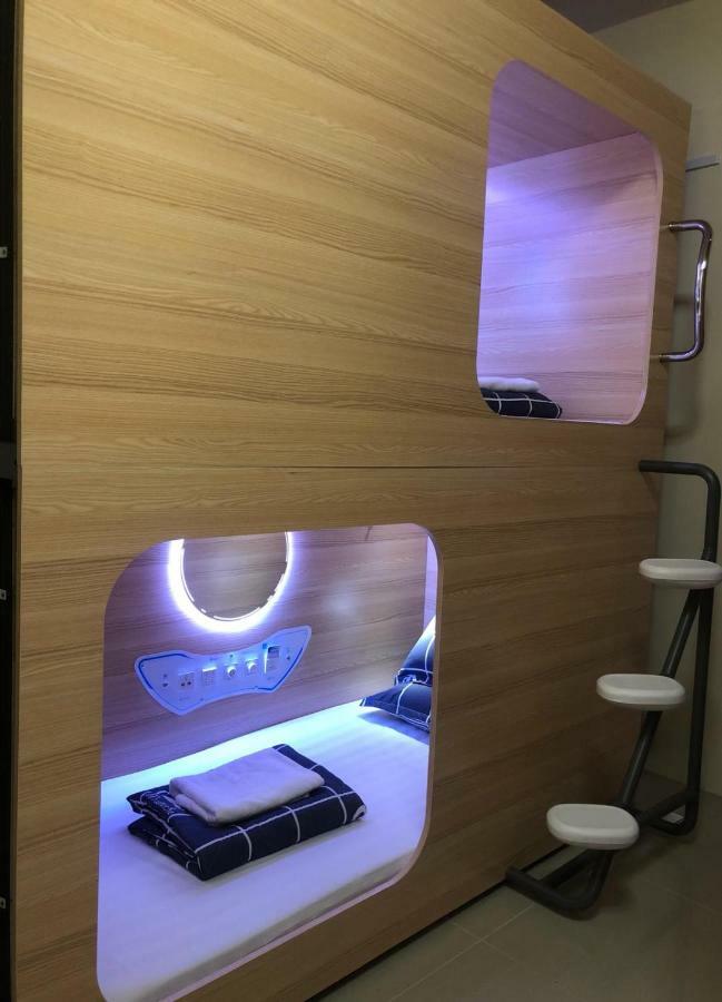 Capsulepod@aljunied Hostel Singapore