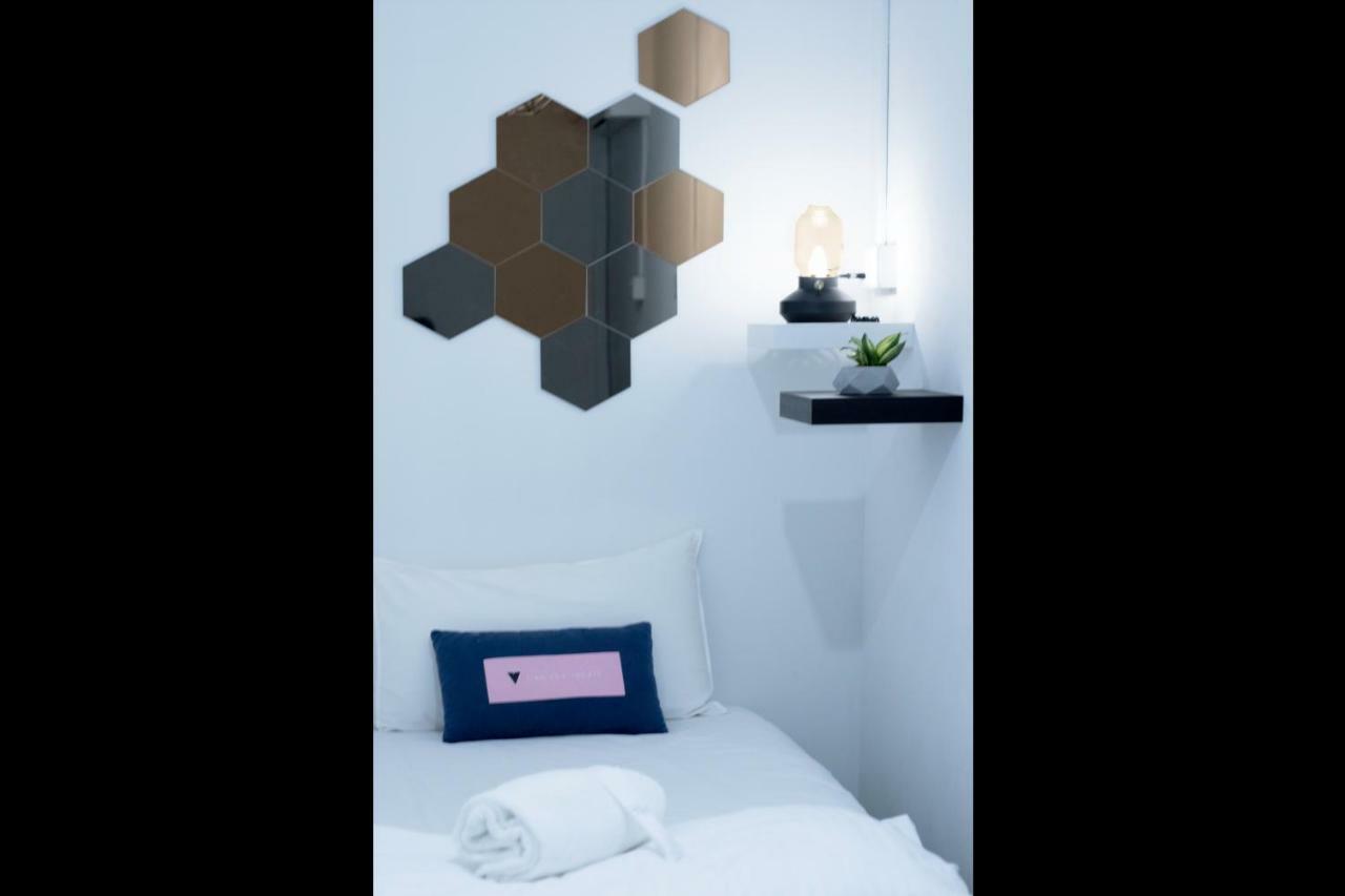 Bond Boutique Capsule @ Bugis Capsule hotel 2*