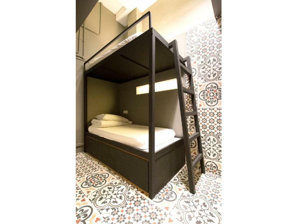 Jamilla Boutique Capsule hotel 2*