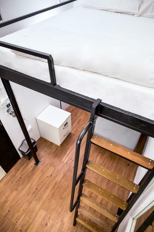 Jamilla Boutique Capsule hotel Singapore