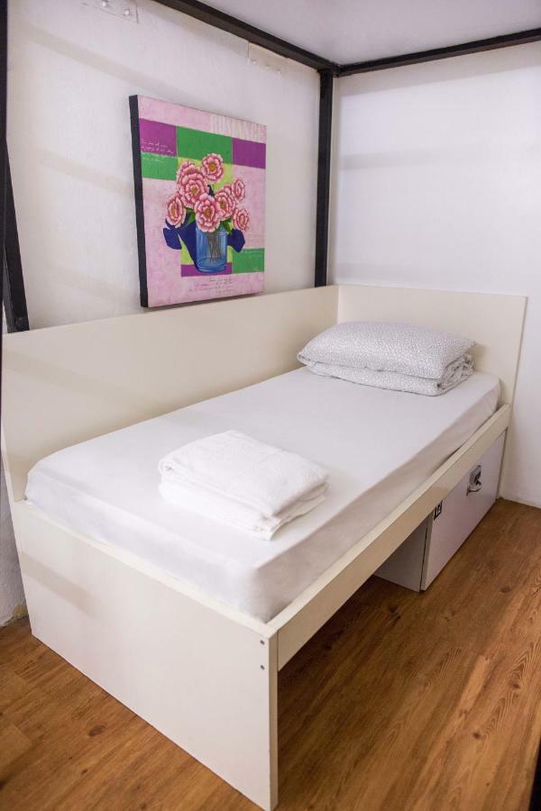 Jamilla Boutique Capsule hotel Singapore
