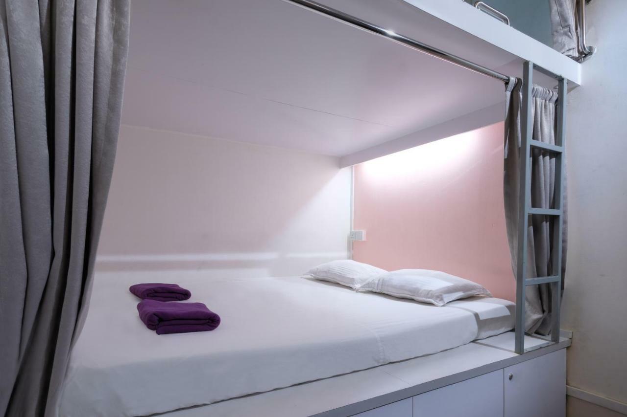 Pillow Talk Capsule hotel