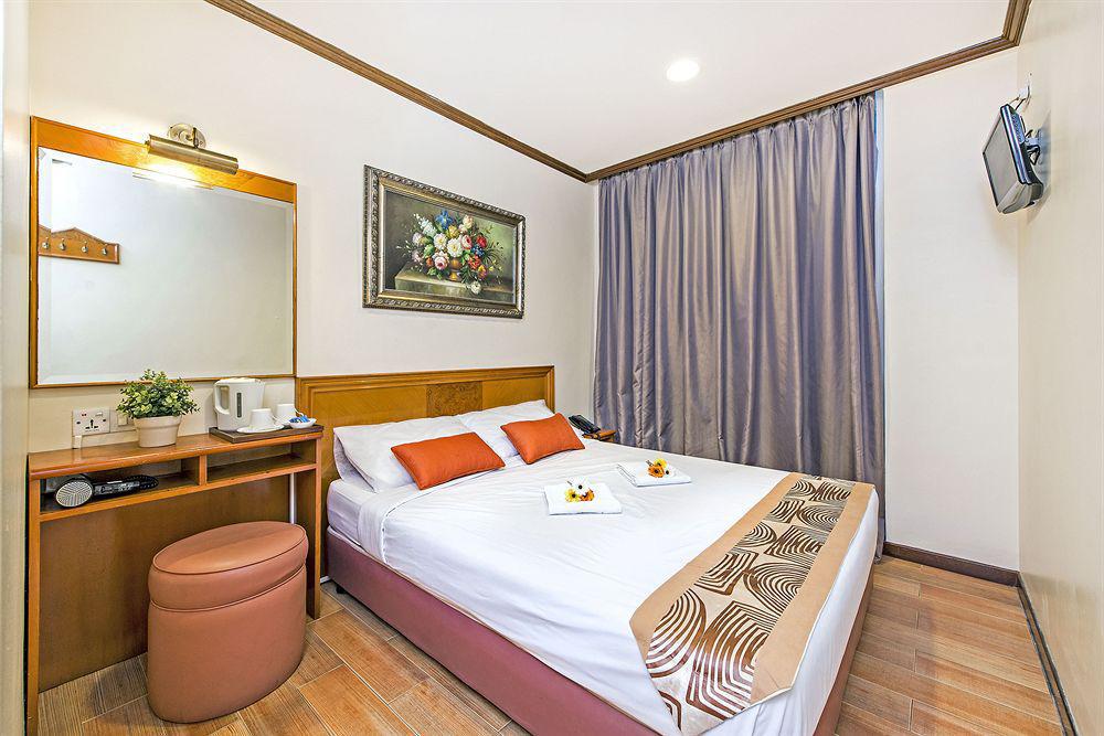 81 Premier Hollywood Hotel