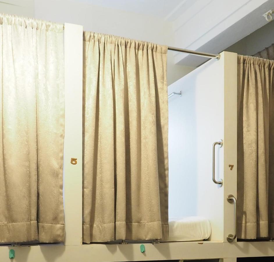 Pillow Talk Capsule hotel