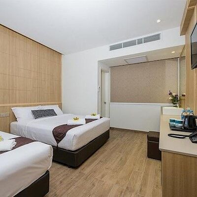 81 Premier Star Singapore