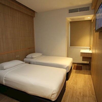 81 Premier Star Singapore