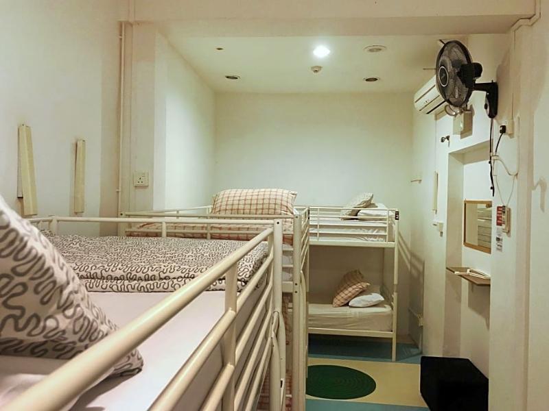 Drop Hostel Singapore