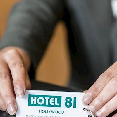 81 Premier Hollywood