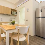 South Buona Vista Studio Suites A
