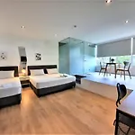 International Service Apartments at Raeburn Park