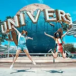 Resorts World Sentosa - Festive Hotel