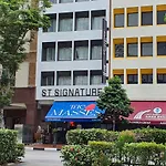 St Signature Bugis Beach, Dayuse, 5 Hours, 4Pm-9Pm