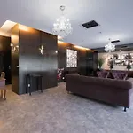 Hotel 81 Tristar