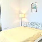 2 Bedroom With City View Near Subway In Central