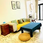 Convenient Rare House In Central City