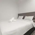A Hotel Dickson, Stay From 9Pm To 8Am