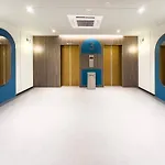 Coliwoo Hotel Pasir Panjang - Coliving
