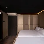 Cube Social Boutique Capsule Hotel At Boat Quay