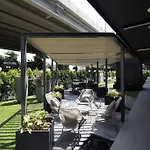 Coliwoo Keppel Serviced Apartments
