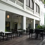 Raintr33 Hotel Singapore