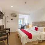 Reddoorz Plus @ Victoria Street